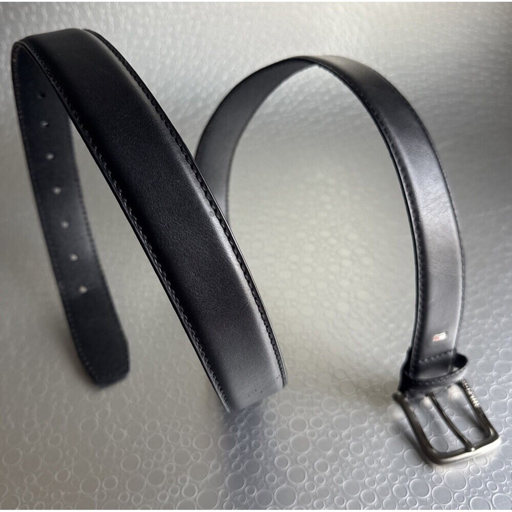 Tommy Hilfiger Mens Black Coated Leather Dress Belt Size 42 105 Vintage Preppy